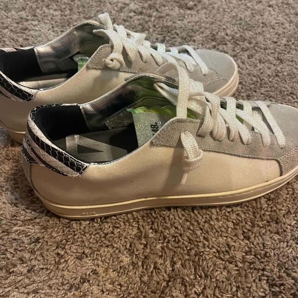 P448 Sneakers!